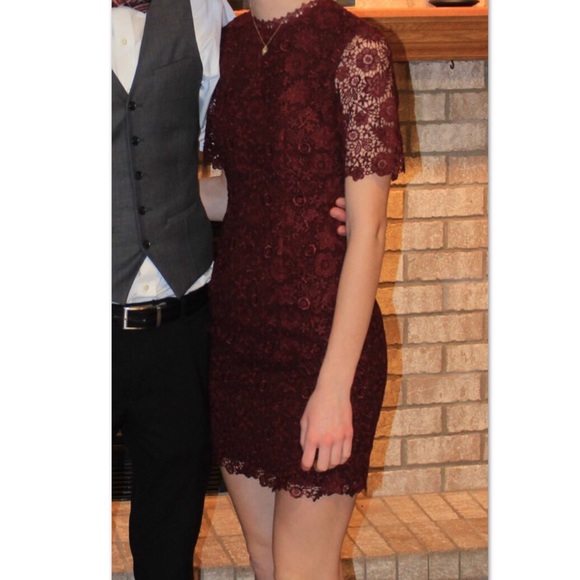 Minuet maroon lace semi-formal dress, size small - Picture 3 of 3